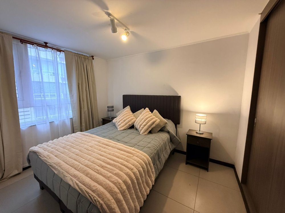 Dormitorio con cama de 2 plazas