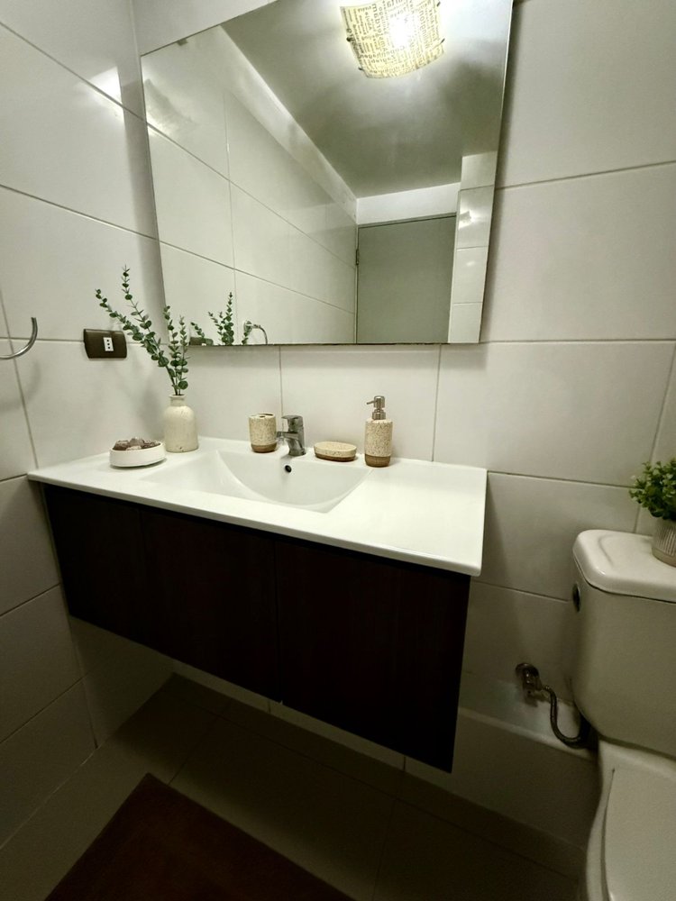 Baño con lavamanos